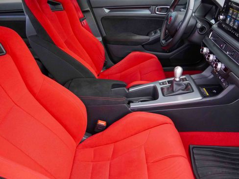 Used 2023 Honda Civic Type R image 12