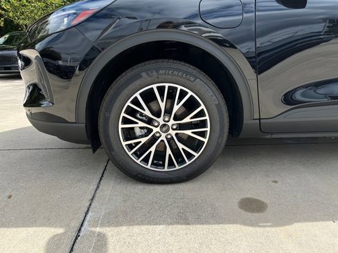 New 2025 Ford Escape SE w/ PHEV Premium Package image 11