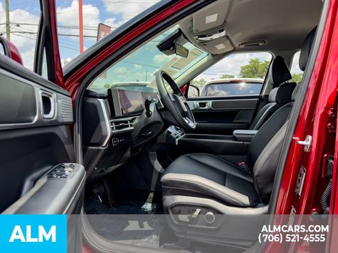 Used 2025 Hyundai Santa Fe SEL FWD image 8
