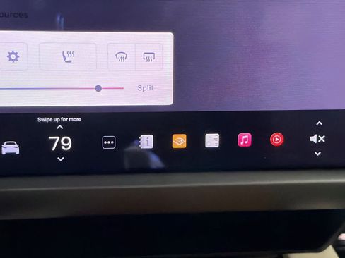 Used 2020 Tesla Model X Long Range image 24