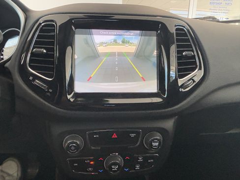 Used 2020 Jeep Compass Limited AWD/4WD image 17