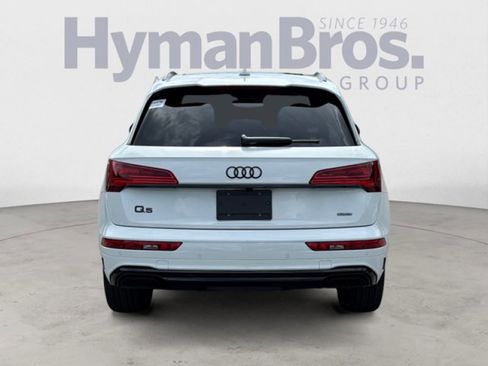 Used 2024 Audi Q5 e Premium Plus w/ Premium Plus Package image 4
