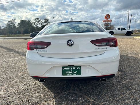 Used 2018 Buick Regal Essence image 4