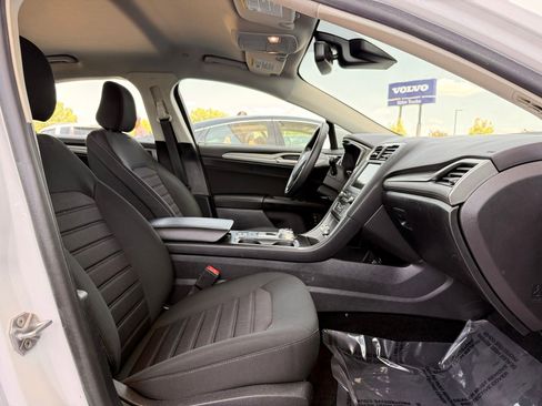 Used 2020 Ford Fusion SE FWD image 20