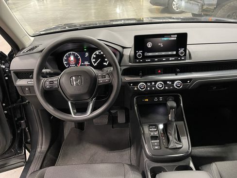 Used 2025 Honda CR-V EX image 12