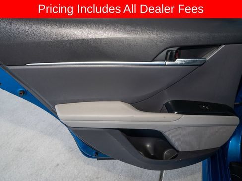 Used 2019 Toyota Camry SE FWD image 9