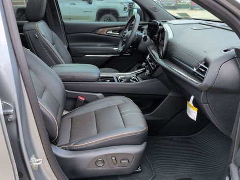 Used 2026 Chevrolet Traverse High Country FWD image 26