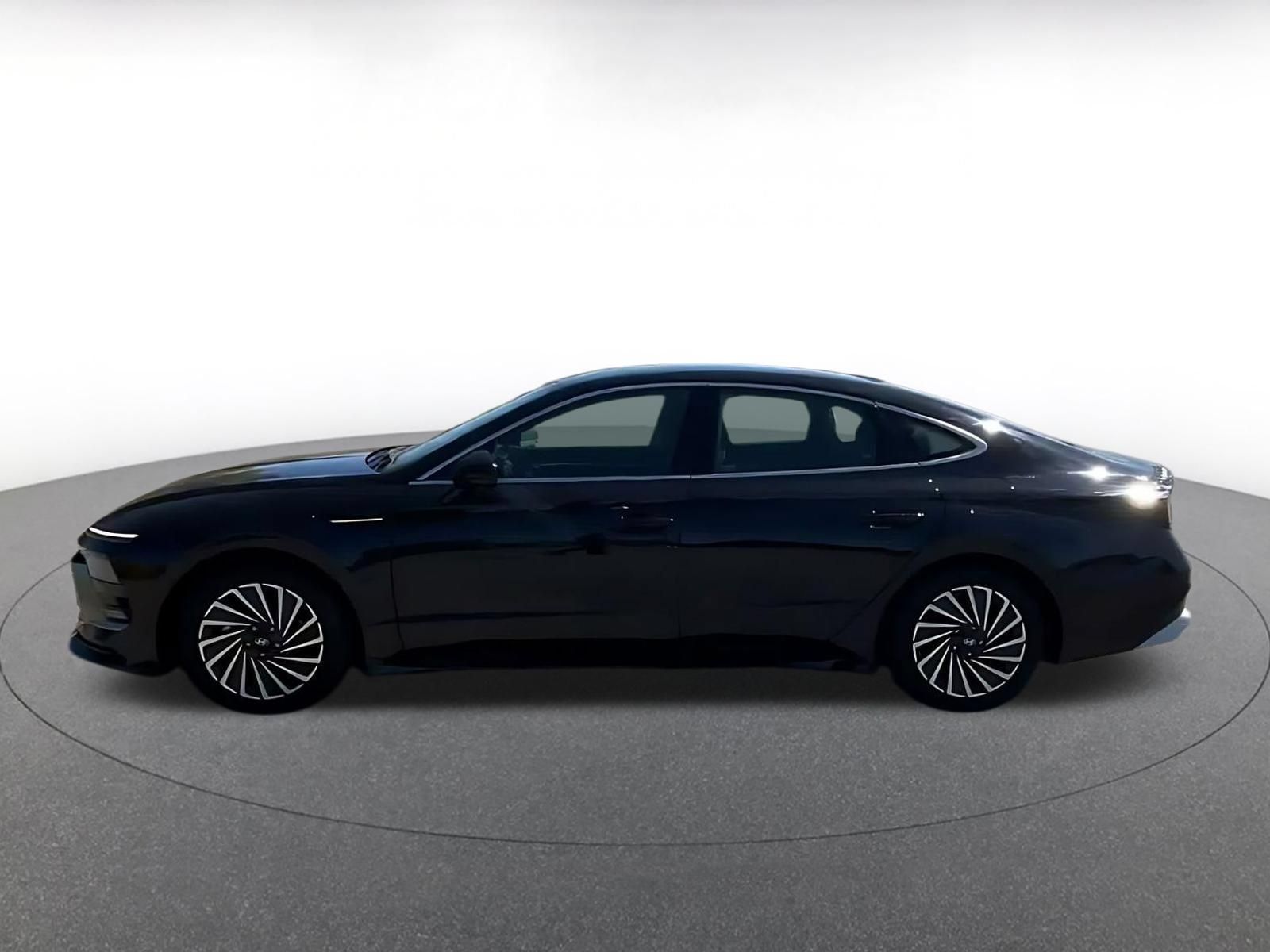 Used 2025 Hyundai Sonata SEL FWD image 10