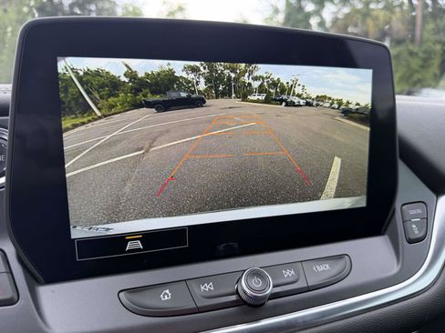 Used 2025 Chevrolet Blazer LT FWD image 23