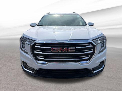 Certified 2024 GMC Terrain SLT w/ LPO, Floor Liner Package AWD/4WD image 9