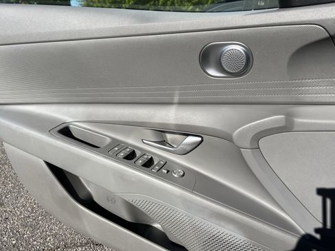 Used 2023 Hyundai Elantra SEL image 20