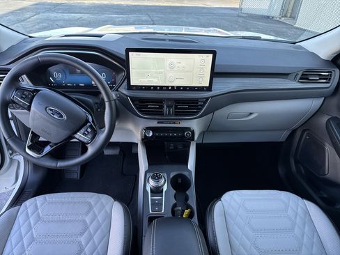 Used 2024 Ford Escape Platinum w/ Premium Technology Package image 23