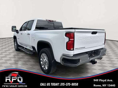 Used 2024 Chevrolet Silverado 2500 LTZ w/ LTZ Convenience Package AWD/4WD image 3
