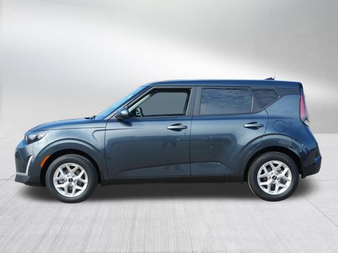 Certified 2025 Kia Soul LX w/ LX Technology Package FWD image 4
