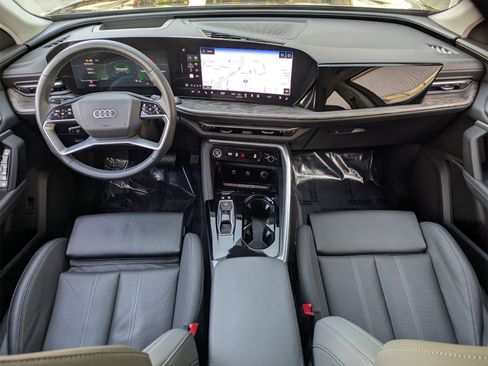 Used 2025 Audi Q5 Premium Plus w/ Premium Plus image 7