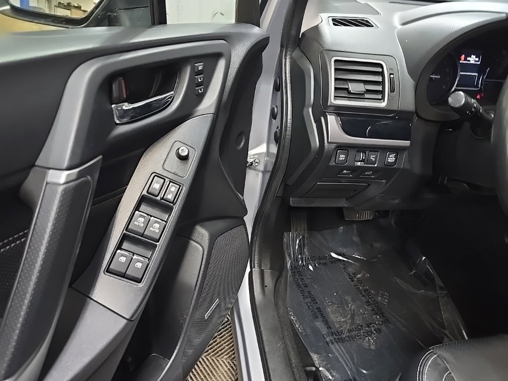 Used 2017 Subaru Forester 2.5i Touring AWD/4WD image 28