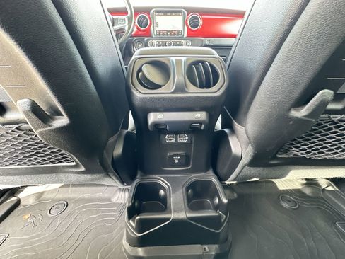 Used 2020 Jeep Gladiator Rubicon AWD/4WD image 21