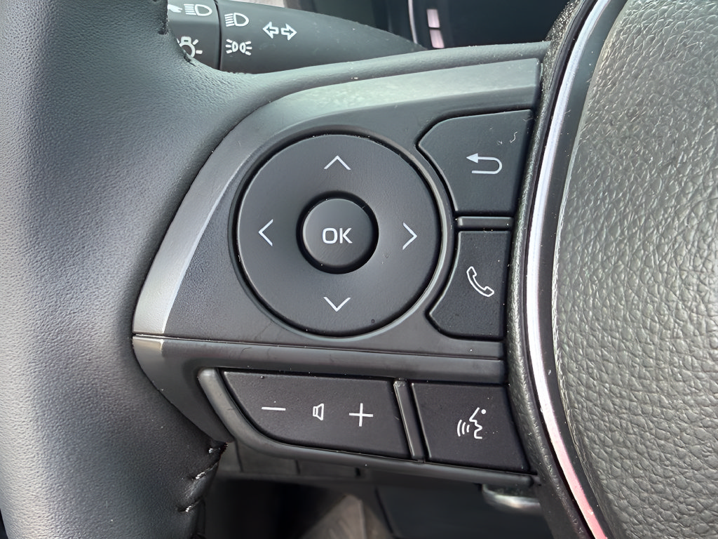 Used 2026 Toyota Corolla SE FWD image 16