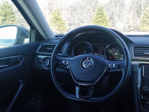 Used 2017 Volkswagen Passat 1.8T SE w/ SE Lighting Package image 29