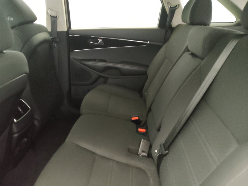 Used 2020 Kia Sorento LX w/ LX I4 Convenience Package AWD/4WD image 18