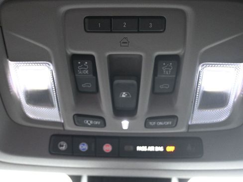 Used 2020 Chevrolet Silverado 1500 LTZ w/ LTZ Premium Package image 36