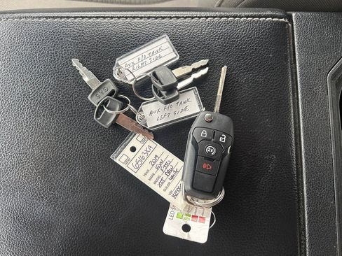 Used 2019 Ford F350 XLT w/ XLT Premium Package image 33