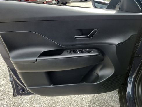 Certified 2025 Hyundai Kona SEL image 17