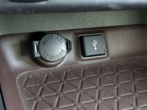 Used 2021 Toyota RAV4 Limited image 24