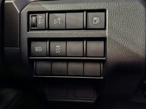 Used 2025 Toyota 4Runner SR5 AWD/4WD image 36