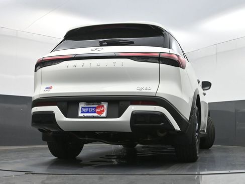 Used 2025 INFINITI QX60 Pure AWD/4WD image 32