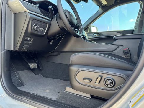 New 2025 Jeep Grand Cherokee L Laredo w/ Luxury Tech Group I image 11