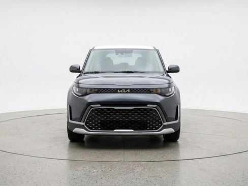 Used 2025 Kia Soul LX w/ LX Technology Package image 2