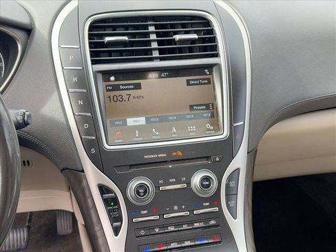 Used 2018 Lincoln MKX Reserve w/ Driver Assistance Package image 15