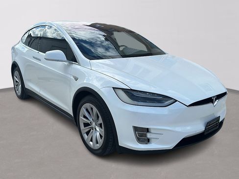 Used 2016 Tesla Model X 75D image 7
