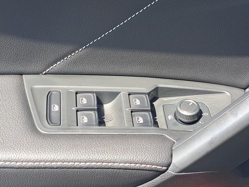 Used 2023 Volkswagen Tiguan SE FWD image 29
