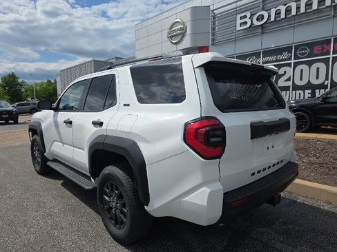 Used 2025 Toyota 4Runner SR5 AWD/4WD image 5