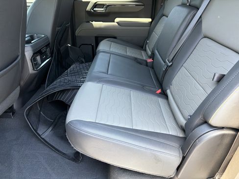 Used 2023 Chevrolet Silverado 1500 ZR2 w/ Technology Package AWD/4WD image 18