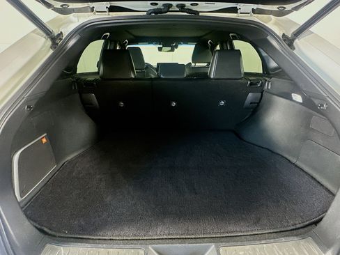 Used 2021 Toyota Venza LE image 29