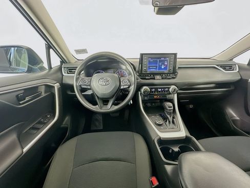 Used 2021 Toyota RAV4 LE AWD/4WD image 17