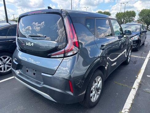 Used 2024 Kia Soul LX w/ Option Group 015 FWD image 3