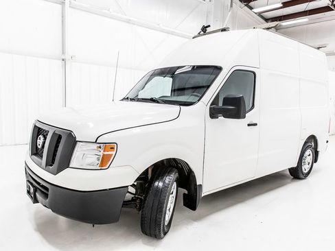 Used 2020 Nissan NV 2500 SV RWD image 2