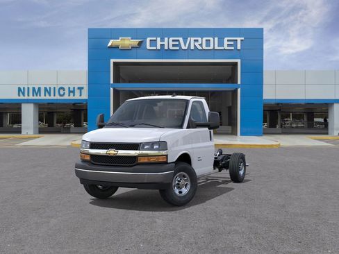 New 2025 Chevrolet Express 3500 Work Van w/ Power Convenience Package image 8
