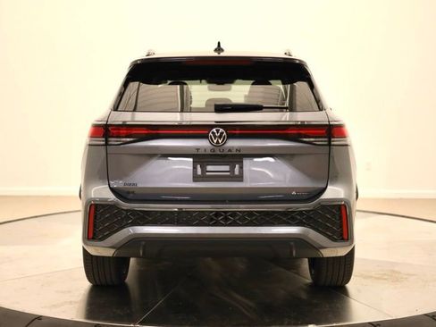 New 2026 Volkswagen Tiguan SE R-Line AWD/4WD image 4
