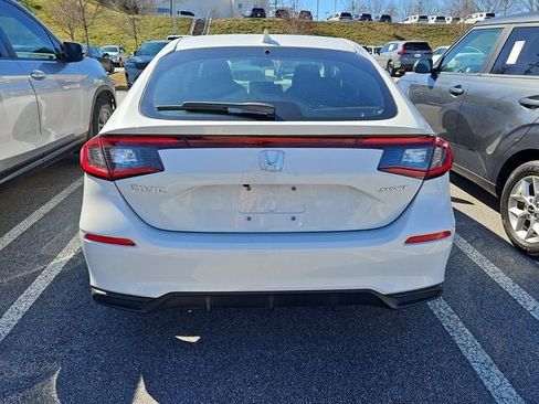 Used 2025 Honda Civic Sport image 4