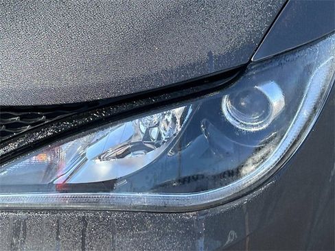 Certified 2019 Chrysler Pacifica Touring-L Plus w/ Advanced Safetytec Group image 9