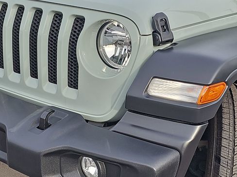 Used 2023 Jeep Wrangler Sport S image 36