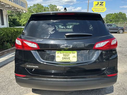 Used 2021 Chevrolet Equinox LS w/ LS Convenience Package FWD image 4