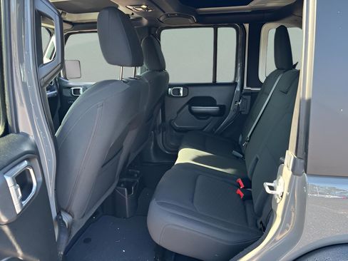 Used 2020 Jeep Wrangler Unlimited Sport image 14