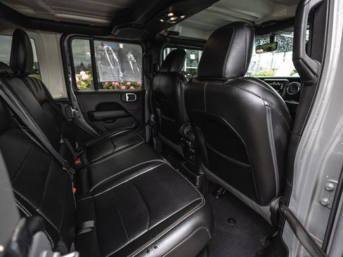 Used 2023 Jeep Wrangler Unlimited Sahara AWD/4WD image 31