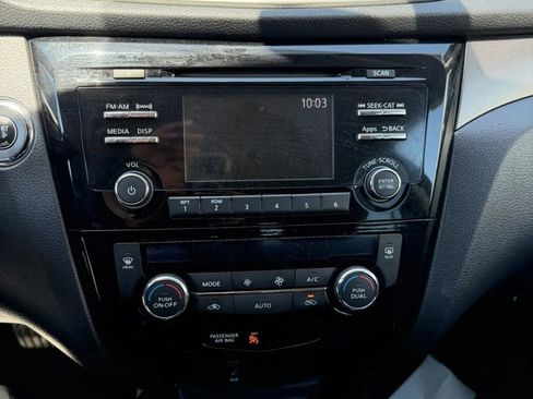 Used 2016 Nissan Rogue SV AWD/4WD image 6